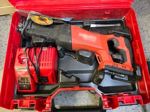 Policjanci odzyskali elektronarzędzia pochodzące z włamania#3