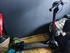 Policjanci zatrzymali sprawcę kradzieży hulajnogi elektrycznej i odzyskali pojazd#1